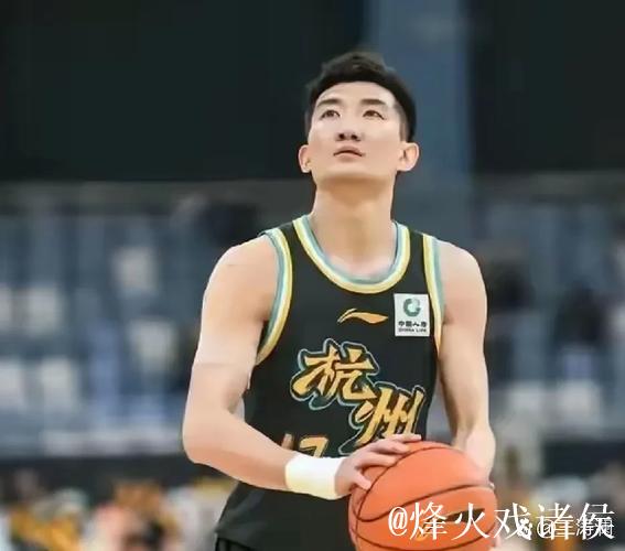 孙铭徽情绪低落!拒绝布朗示好,两场仅得13分,王博面临困局 孙铭徽情绪低落!拒绝布朗示好,两场仅得13分,王博面临困局